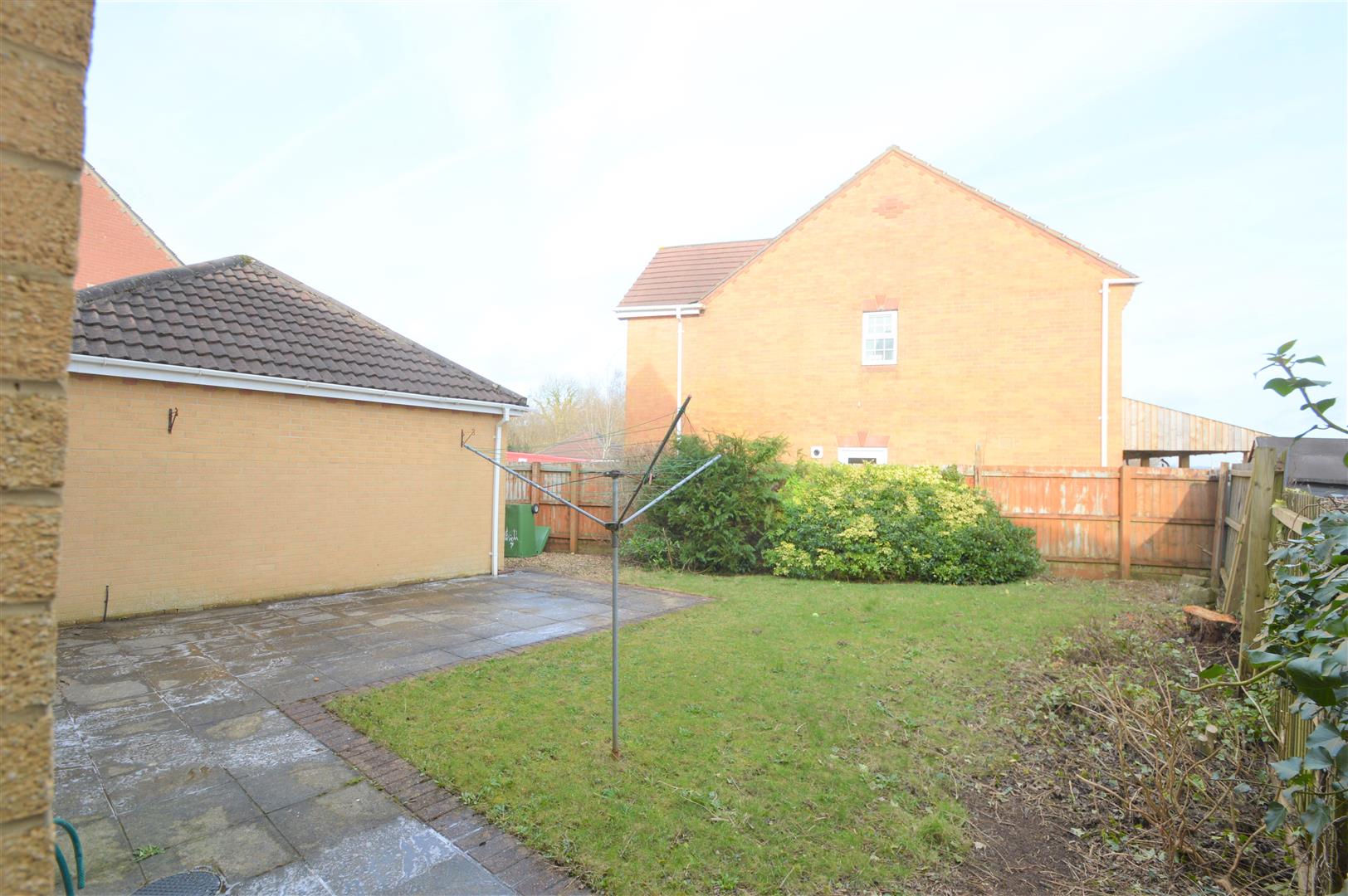2 Walnut Close, Miskin , CF72 8RZ